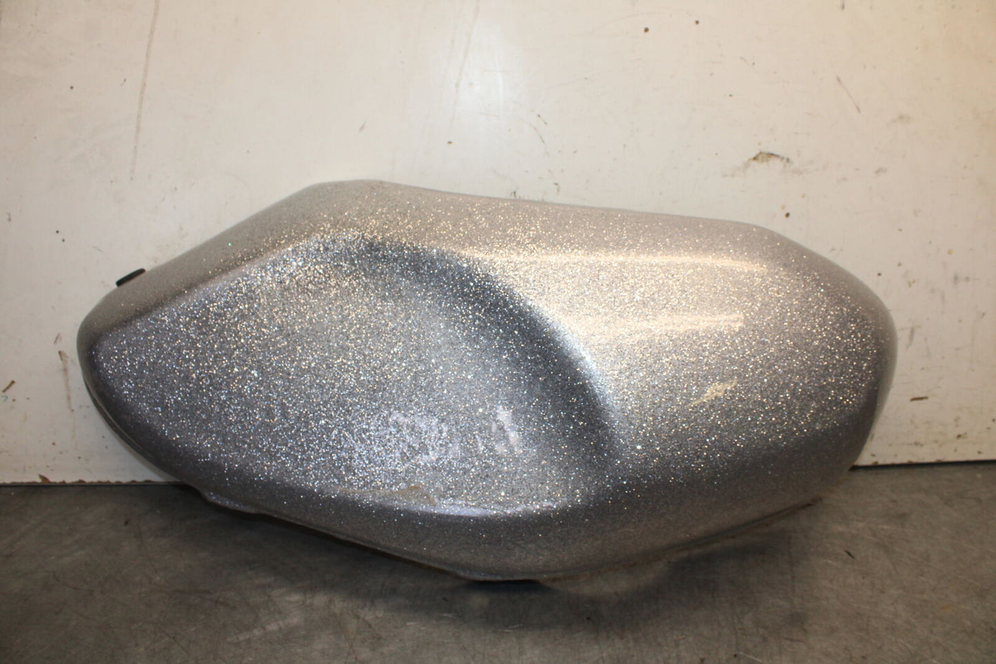 16-21 YAMAHA XSR900 LEFT GAS TANK FUEL CELL PANEL COVER TRIM COWL BB664