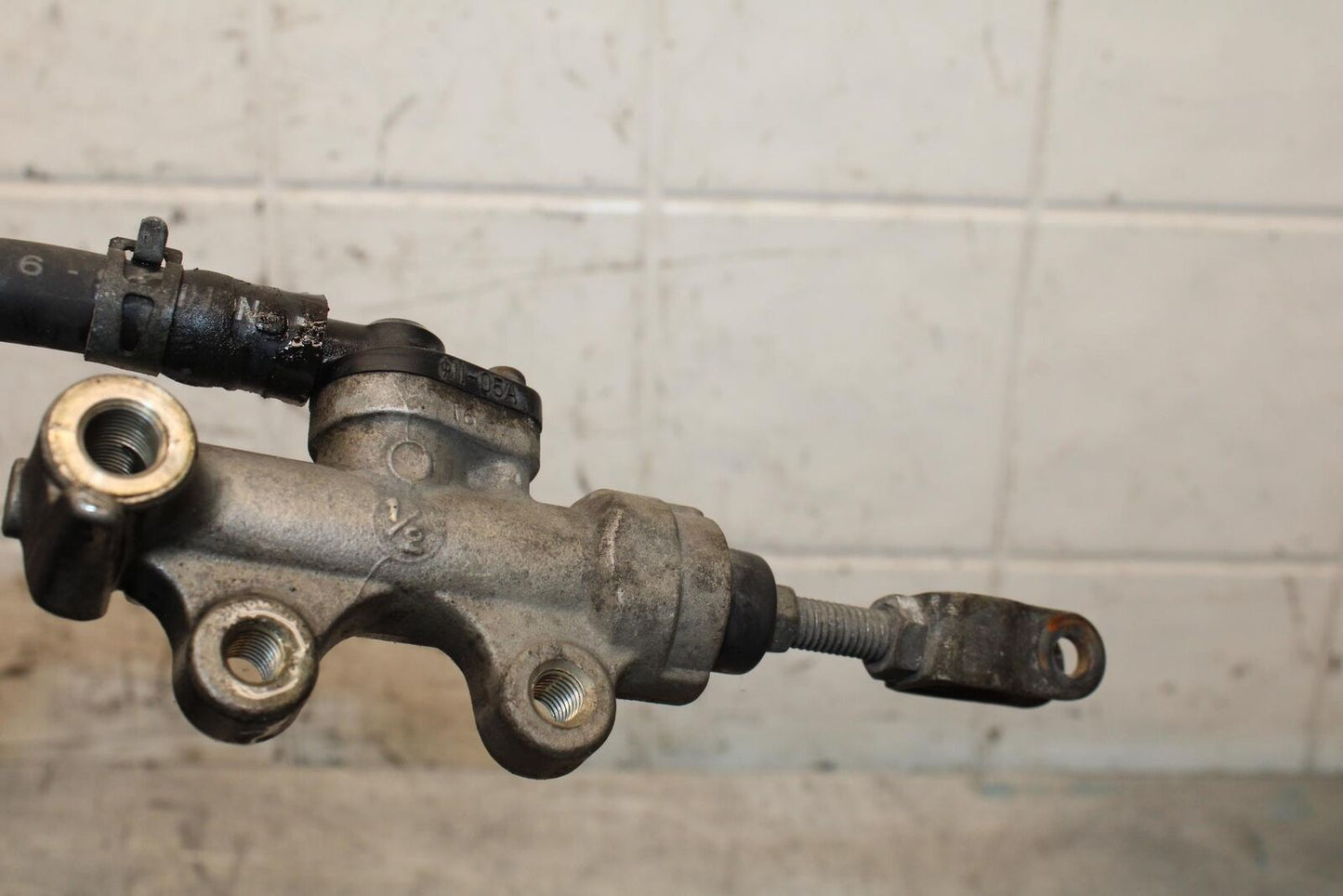 1997 Suzuki Bandit 1200 GSF1200S REAR BRAKE MASTER CYLINDER W RESERVOIR BB559