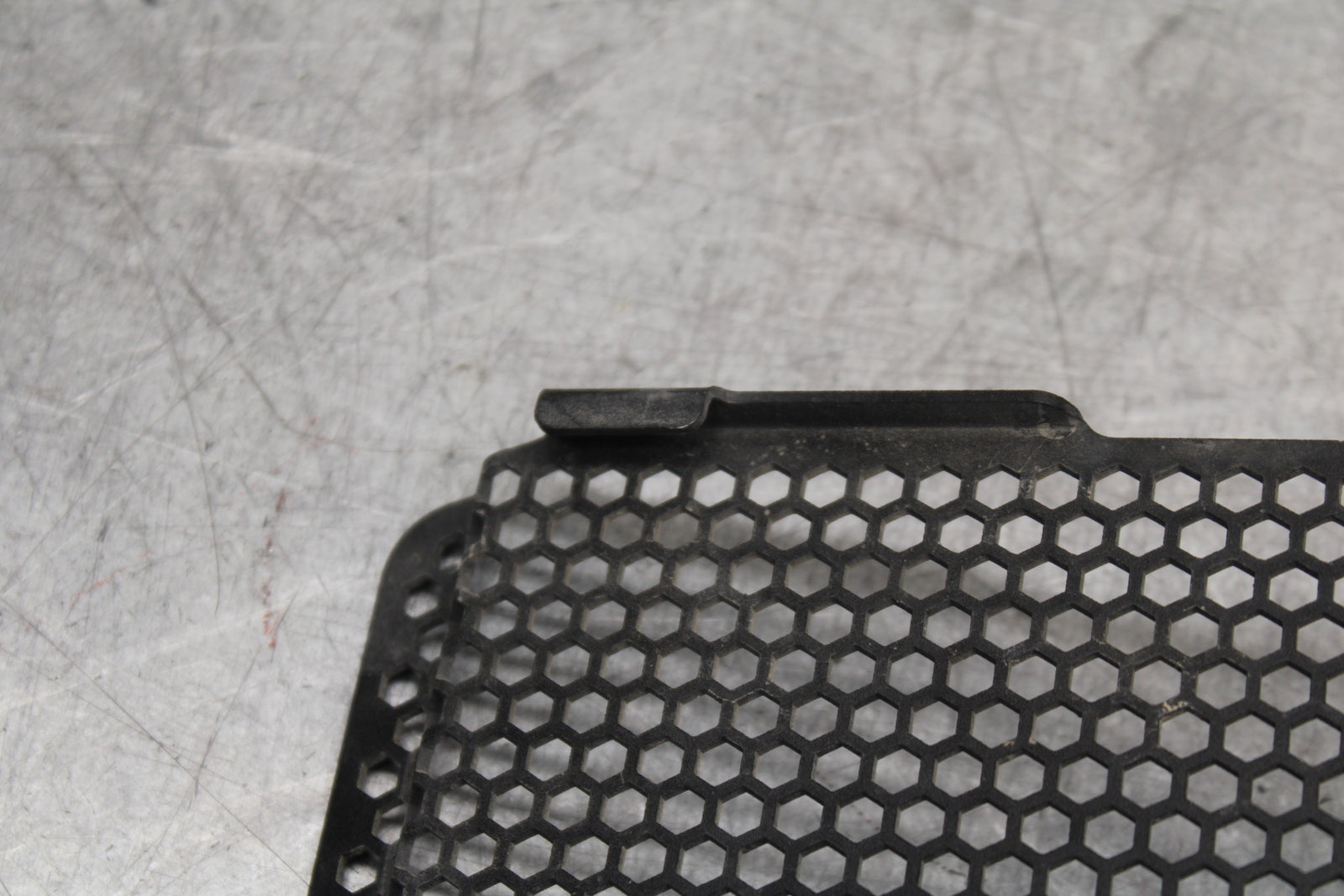 16 KAWASAKI NINJA ZX10R COOLANT RADIATOR GUARD GRILLE BB650