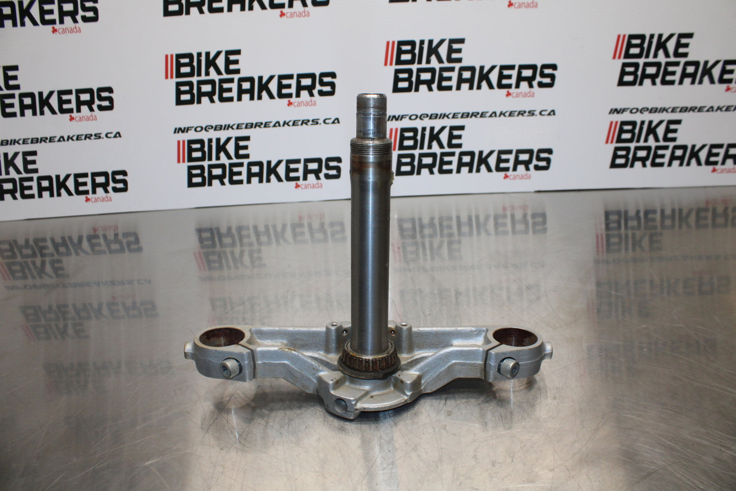 04 SUZUKI INTRUDER 800 FRONT FORKS CLAMP LOWER TRIPLE TREE STEM BB758