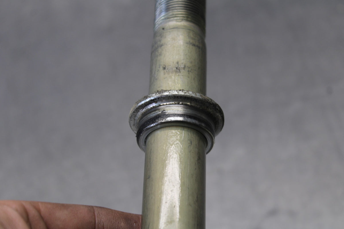 13-18 KAWASAKI NINJA ZX6R FRONT WHEEL RIM AXLE PIVOT BOLT BB908