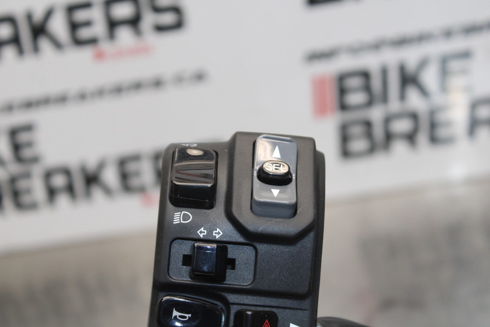 23-24 KAWASAKI NINJA ZX14R LEFT CLIP ON HANDLE HORN SIGNALS SWITCHES BB764