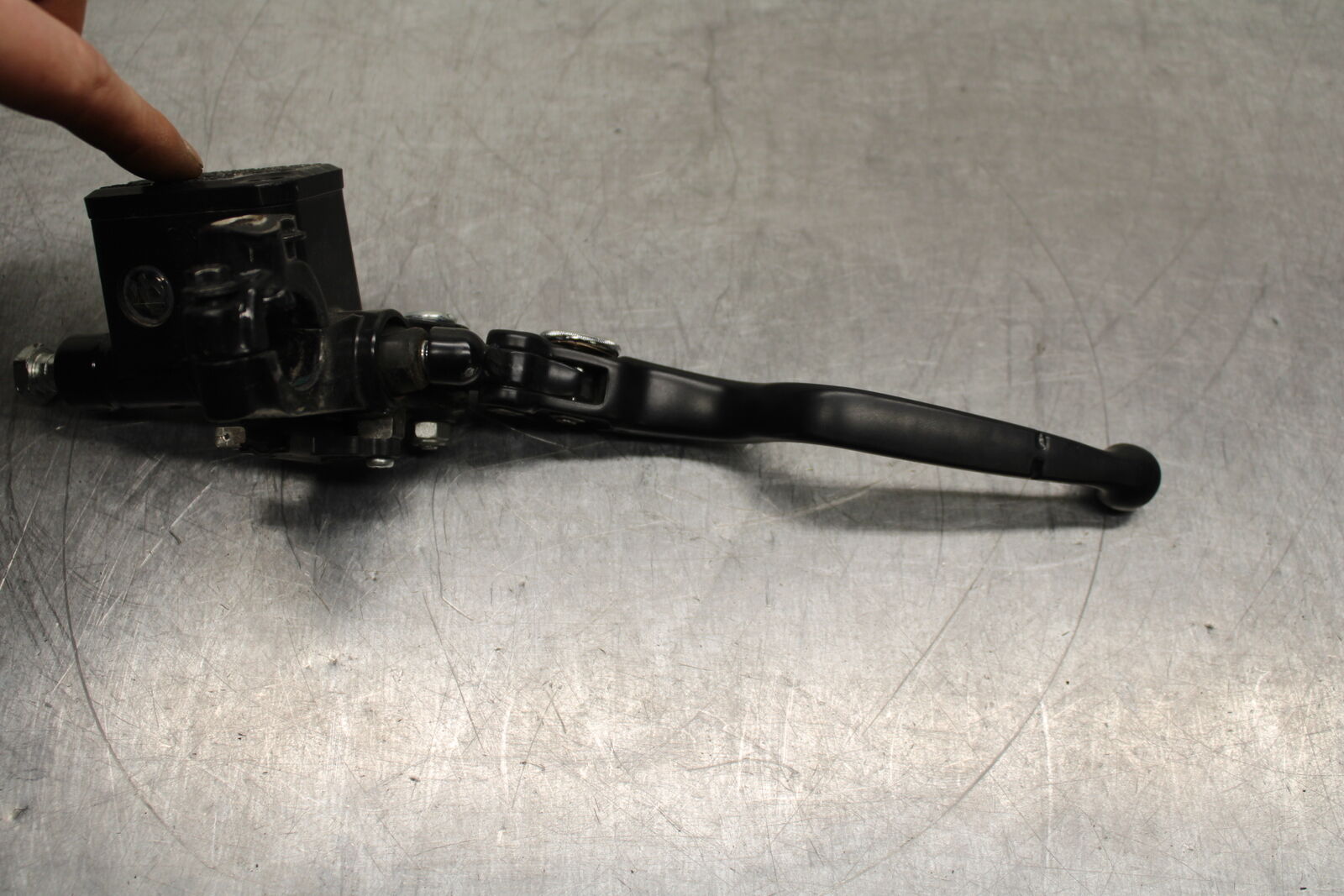 17-24 KTM 390 DUKE FRONT BRAKE MASTER CYLINDER w/ LEVER BB734