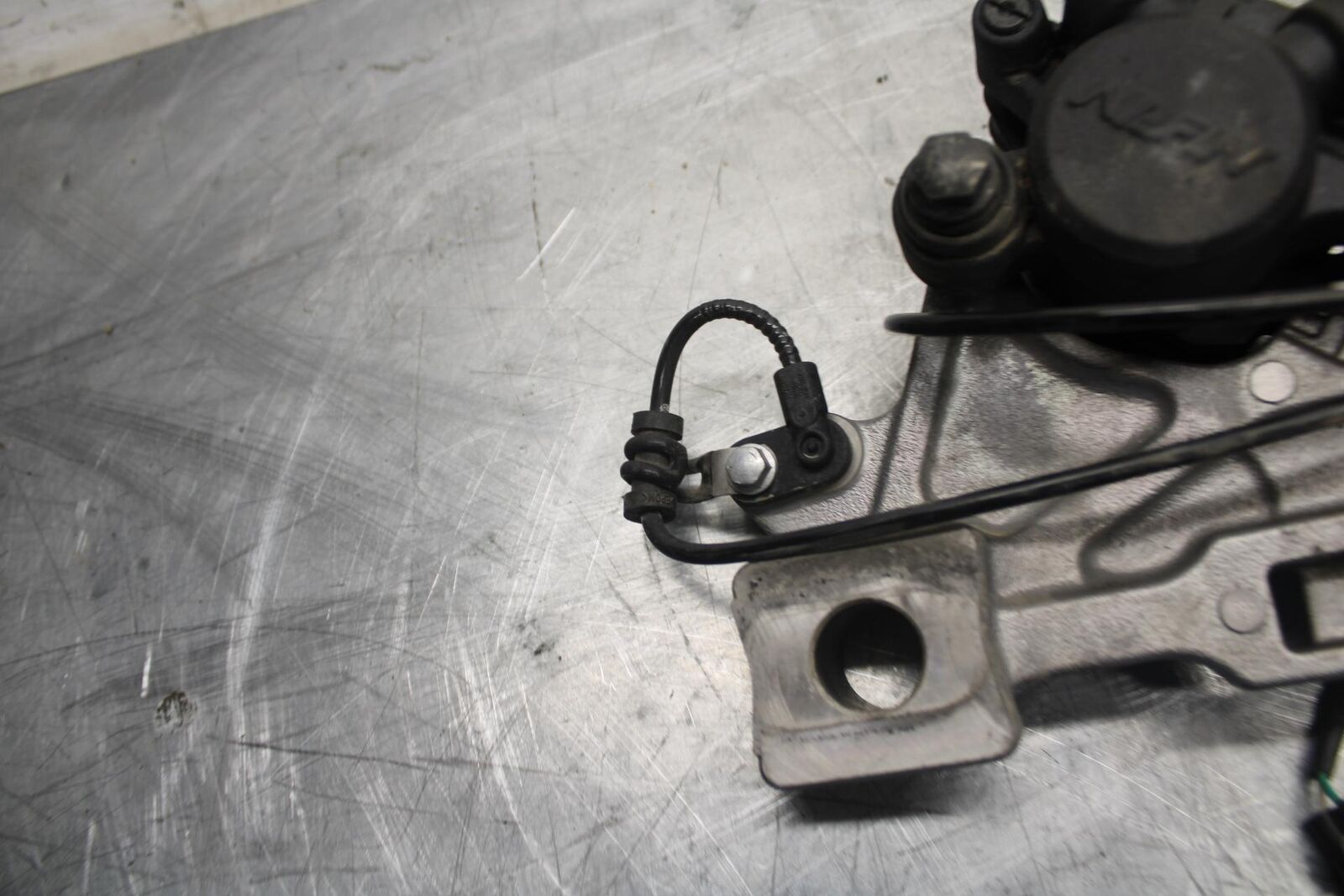 2017 Suzuki SV650X SV650AL7 ABS REAR  BRAKE CALIPER W MOUNT BRACKET BB511