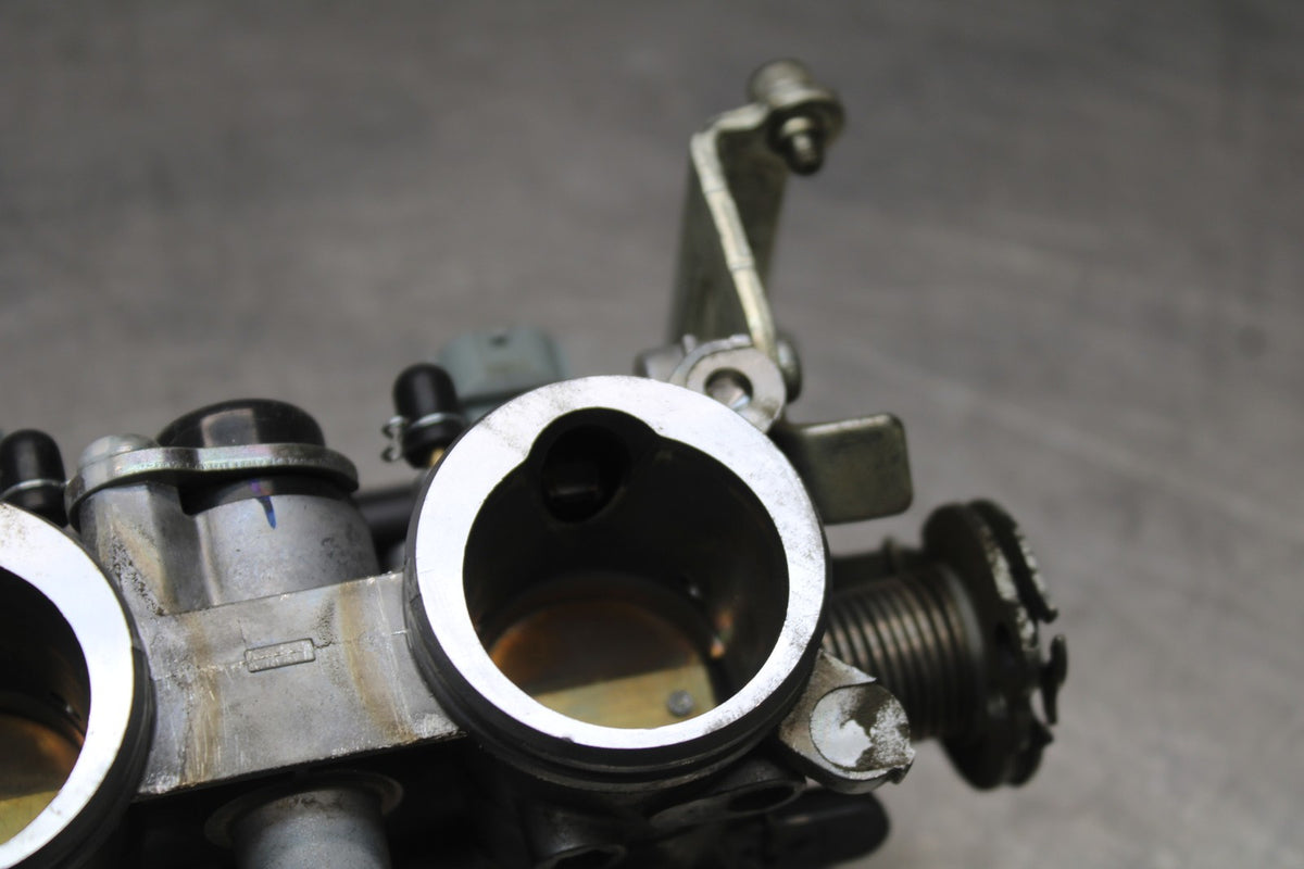 17-18 YAMAHA YZF R3 MAIN FUEL INJECTORS / THROTTLE BODIES BB813