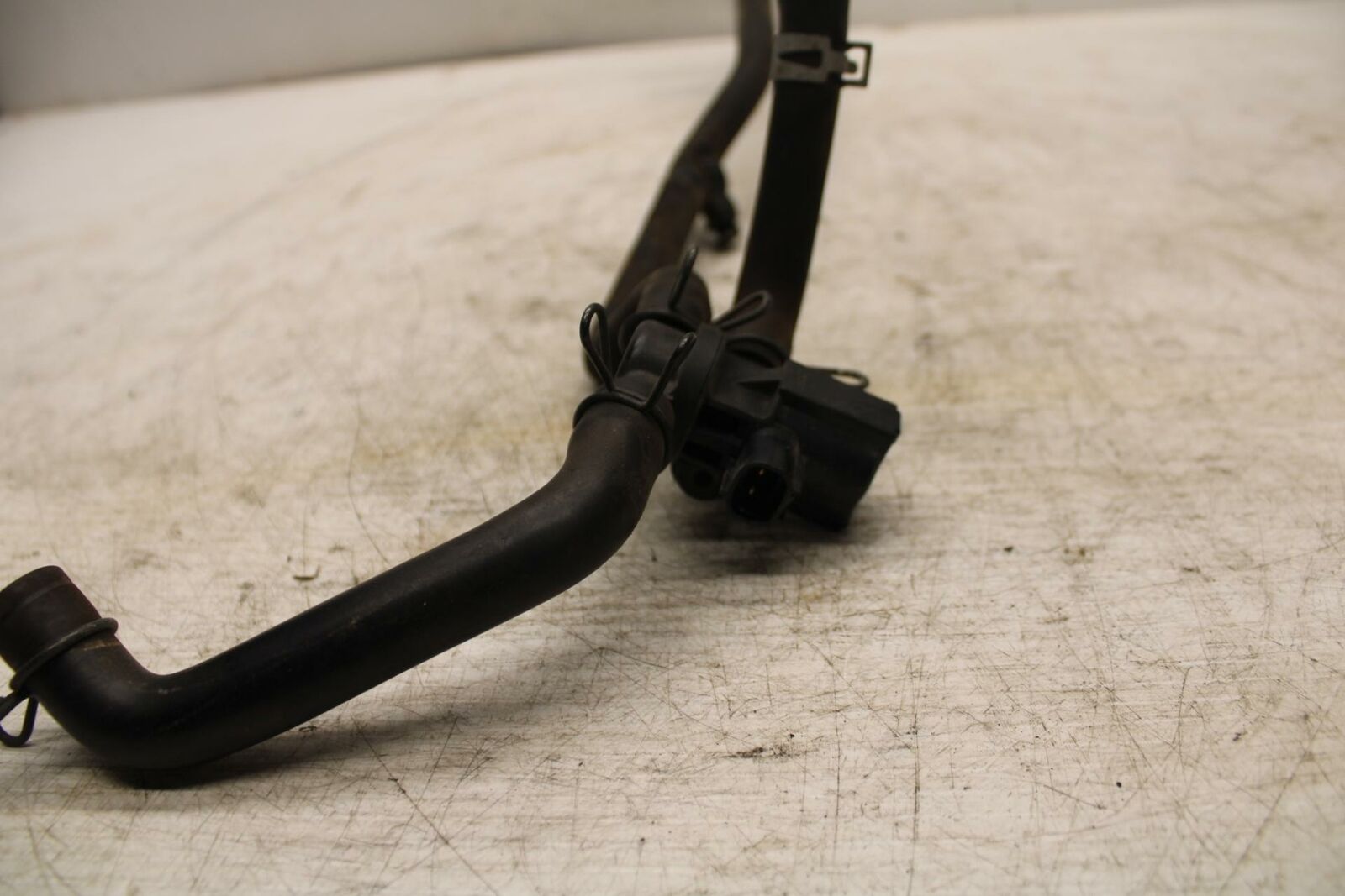 06-21 KAWASAKI VULCAN 900 AIR VALVE SOLENOID TOP ENGINE SWITCH SENSOR BB363