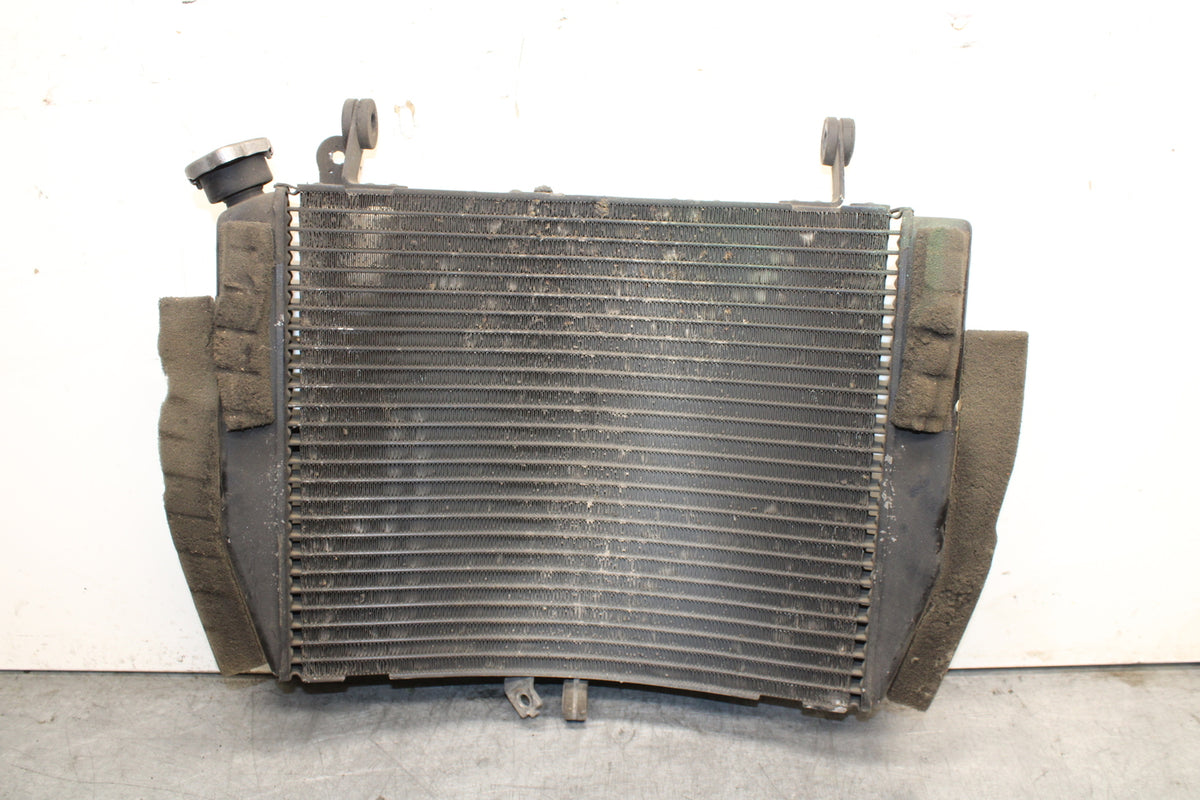 03-05 YAMAHA YZF R6  ENGINE RADIATOR MOTOR COOLER COOLING RADIATER BB751