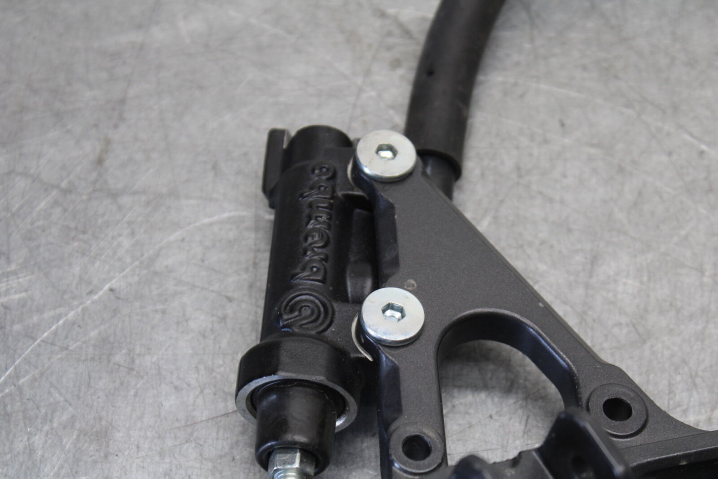 22-23 YAMAHA YZF R7 RIGHT REARSET REAR SET DRIVER FOOT PEG REST STOP BB583