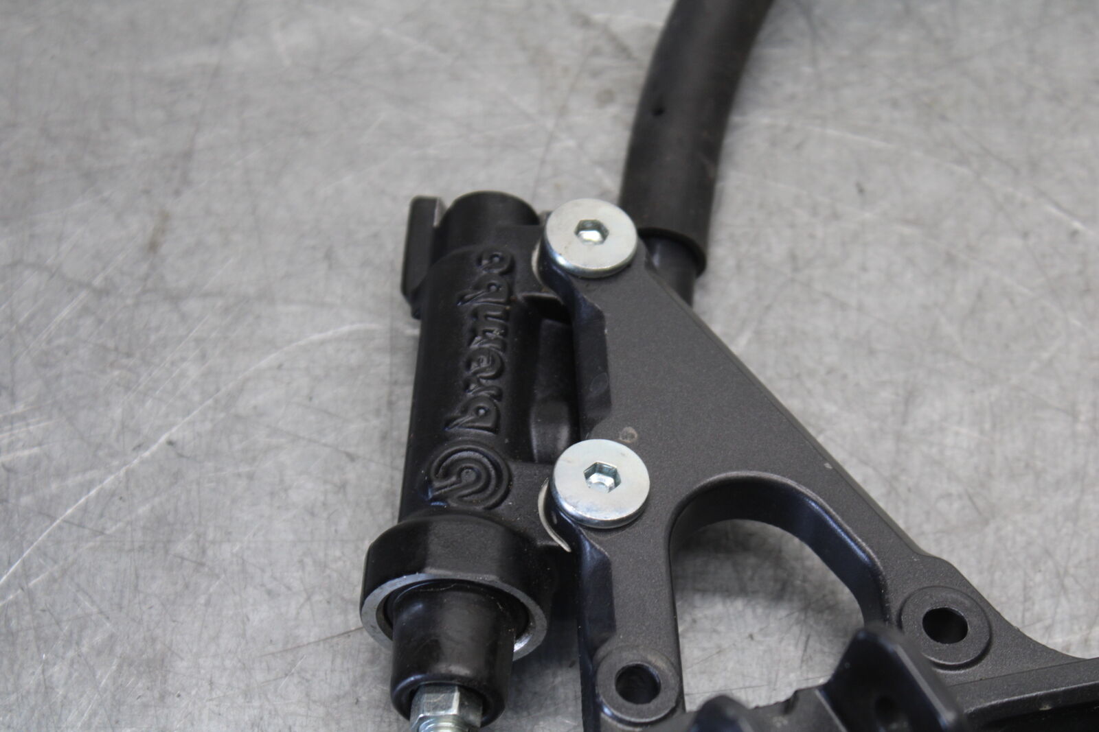 22-23 YAMAHA YZF R7 RIGHT REARSET REAR SET DRIVER FOOT PEG REST STOP BB583