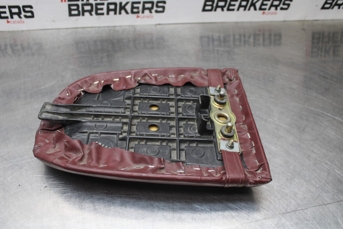 00 SUZUKI GSXR750 REAR BACK PASSENGER TANDEM SEAT PAD SADDLE PILLION BB820