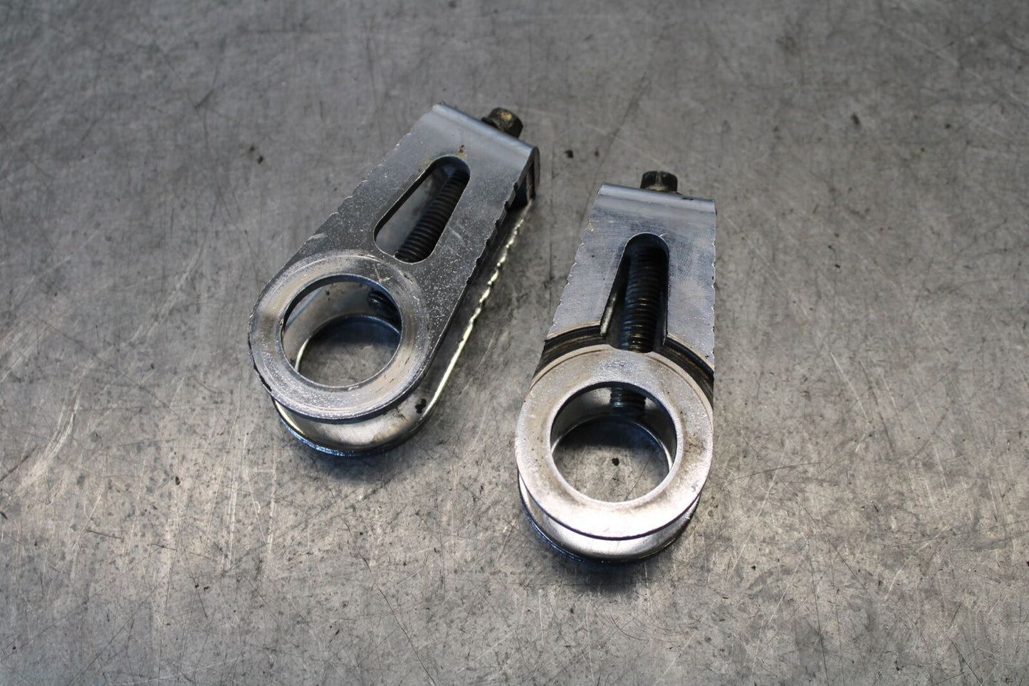03-04 HONDA CBR600RR SWINGARM CHAIN TENSIONER ADJUSTMENT BRACKETS BB661