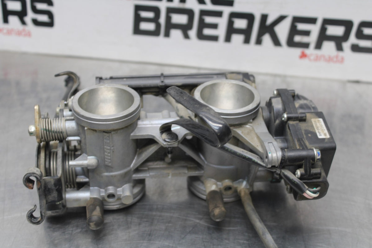 13 KAWASAKI NINJA 650 EX650F ABS MAIN FUEL INJECTORS / THROTTLE BODIES BB828
