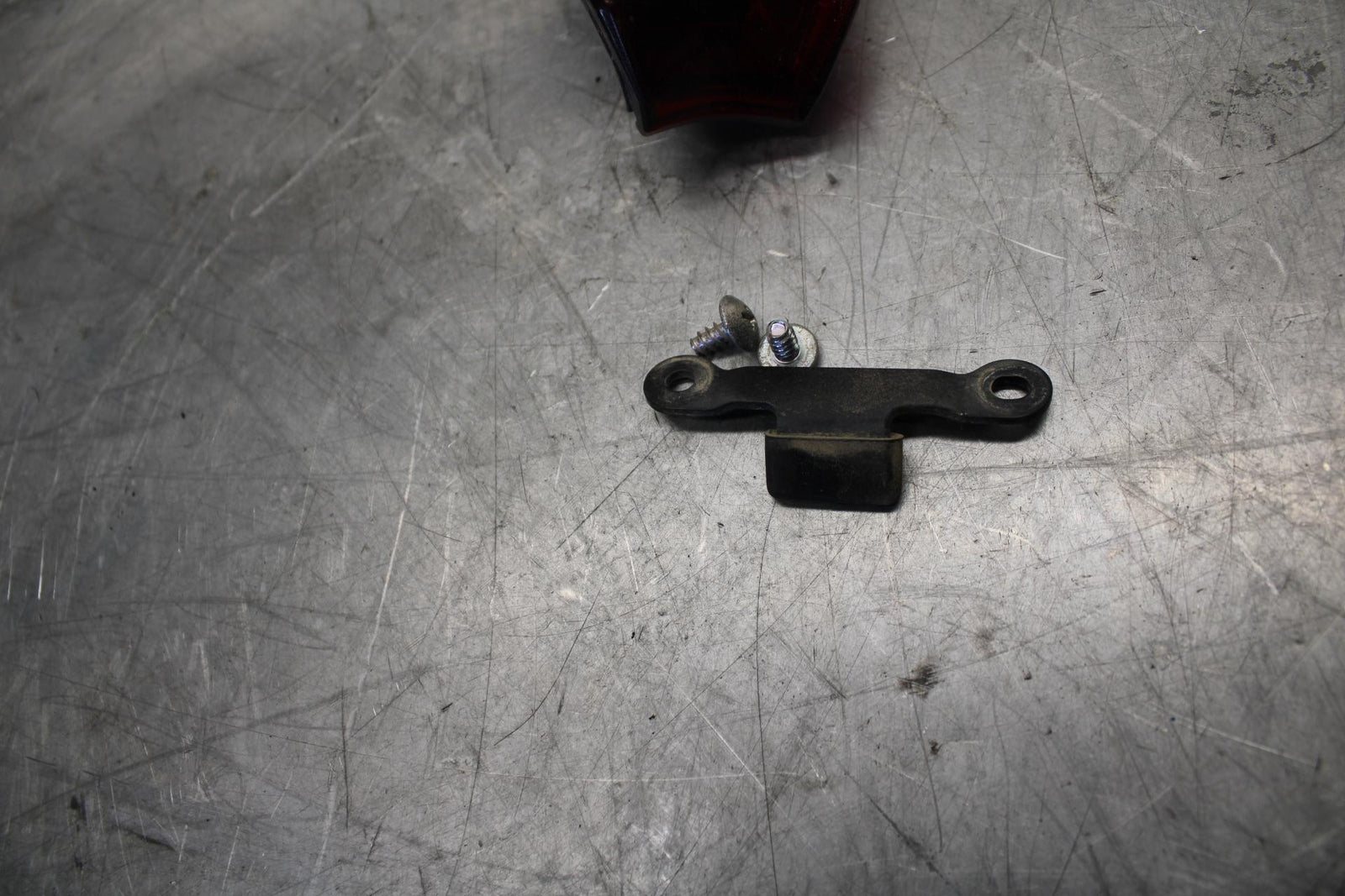 18 KAWASAKI Z 400 REAR TAIL TAILLIGHT BACK BRAKE LIGHT BB469