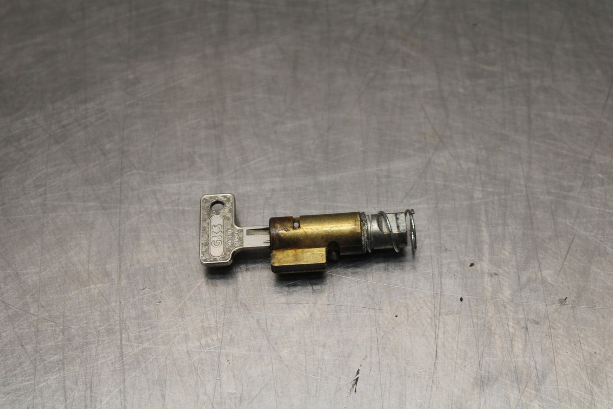 05-09 SUZUKI BOULEVARD C90 IGNITION LOCK KEY SET LOCK SET BB918