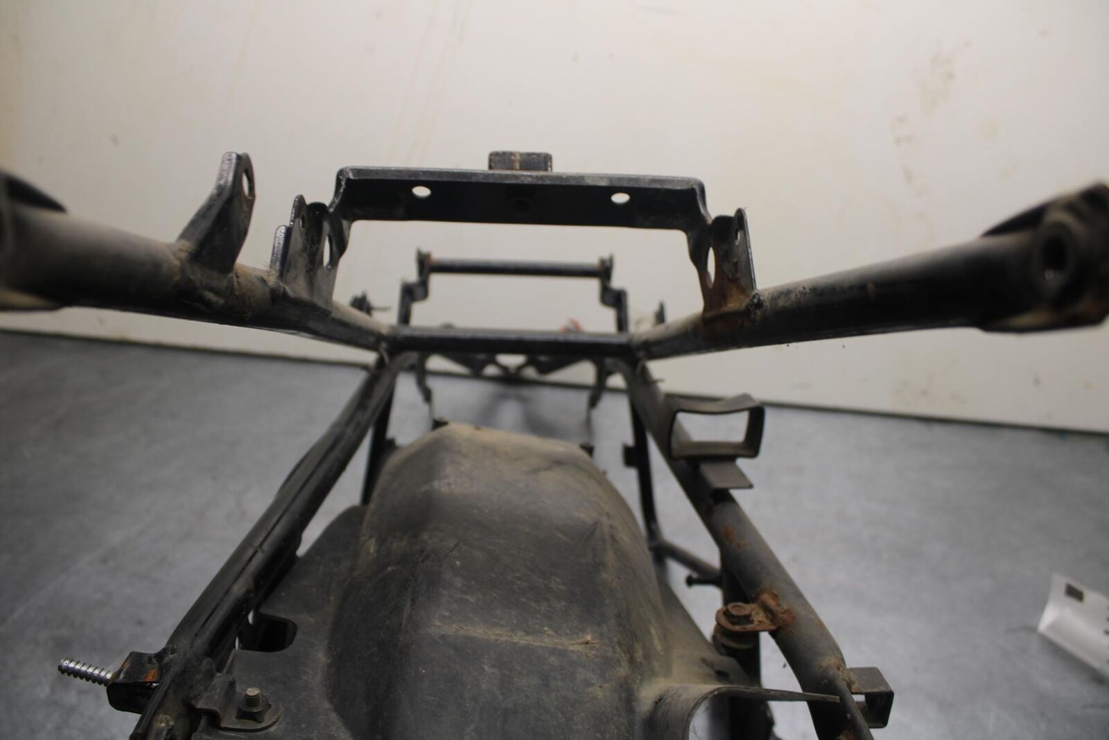 1988 Yamaha FZ600 REAR SUBFRAME BACK SUB FRAME BB601