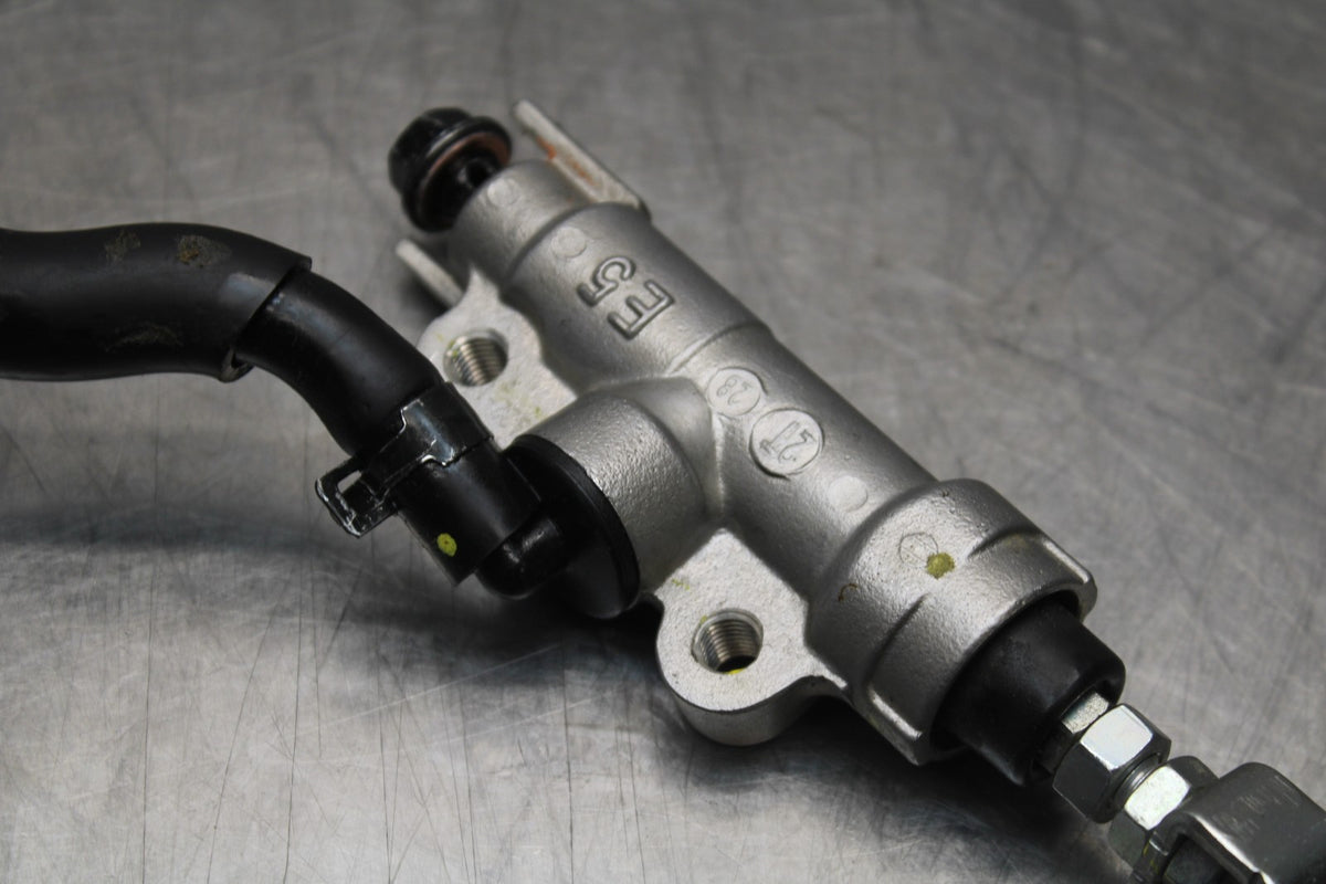 23 YAMAHA YZF R3 REAR BACK BRAKE MASTER CYLINDER W RESERVOIR BB806
