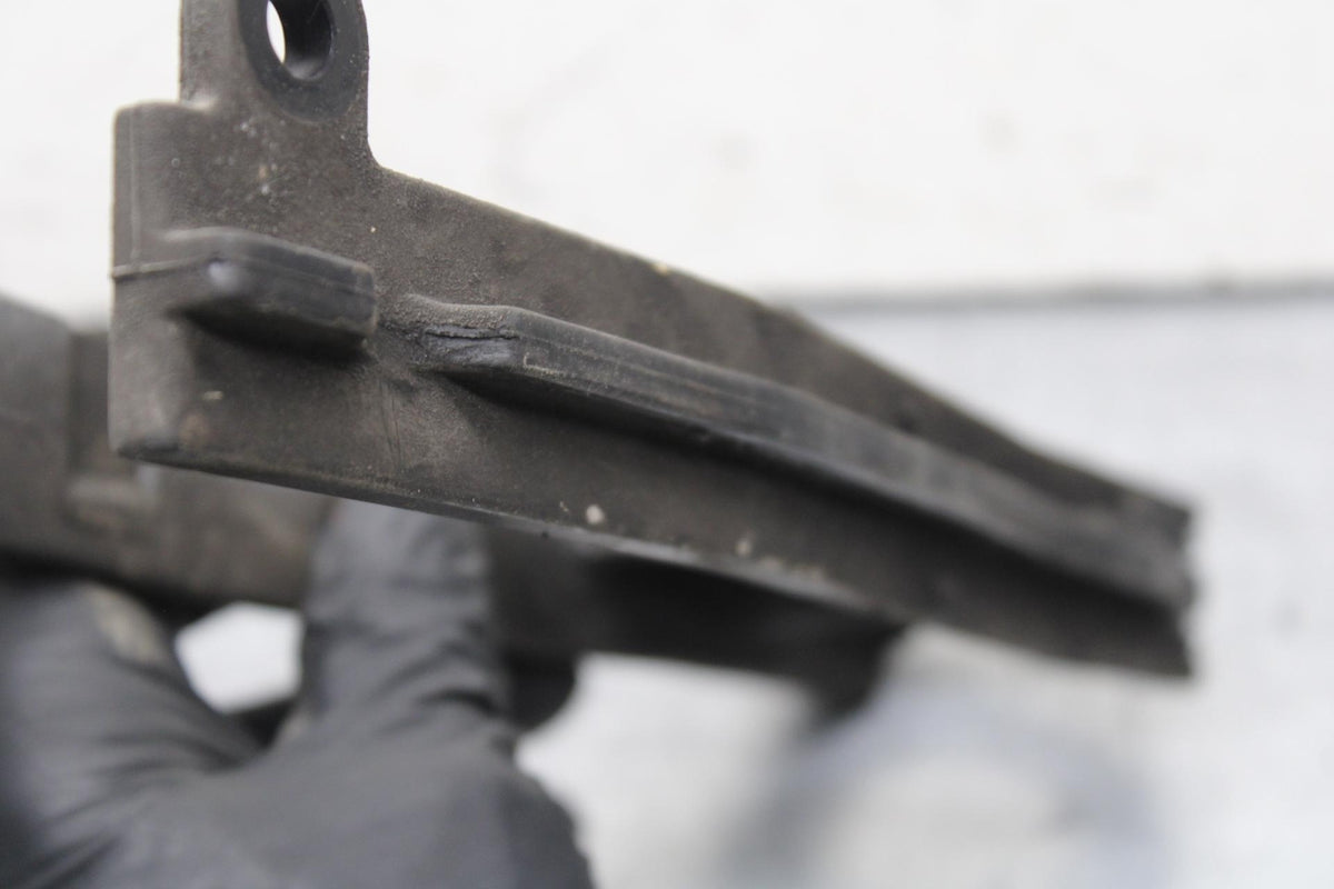 11-23 SUZUKI GSXR 750 SWINGARM CHAIN BUFFER SLIDER GUIDE BB630