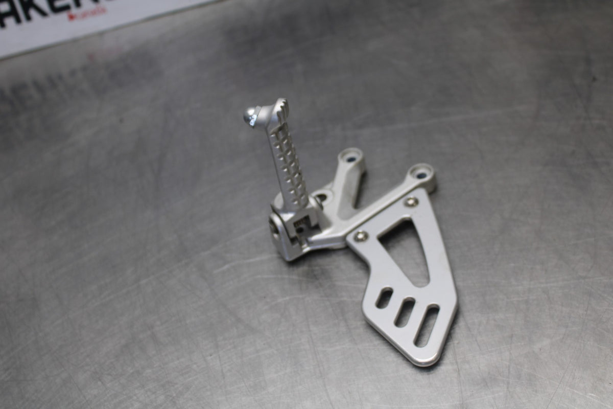 16 APRILIA TUONO V4 1100 LEFT REARSET REAR SET DRIVER FOOT PEG REST STOP BB905