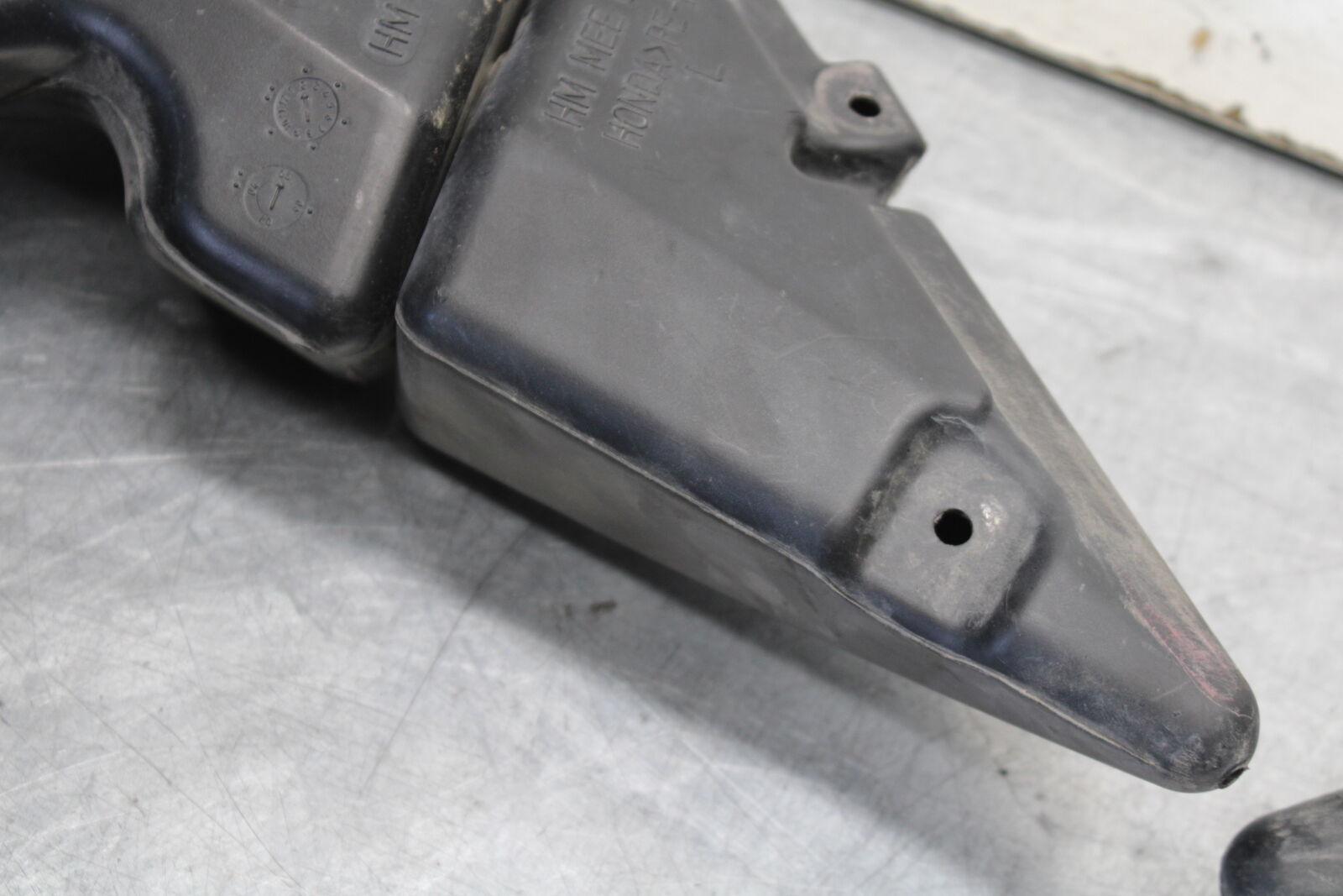 05-06 HONDA CBR600RR RIGHT LEFT INTAKE DUCTS 64330-MEE-A00 64335-MEE-940 BB655 