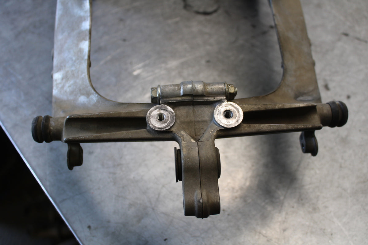 03-04 HONDA CBR600RR REAR SUBFRAME BACK SUB FRAME 50200-MEE-000 BB661