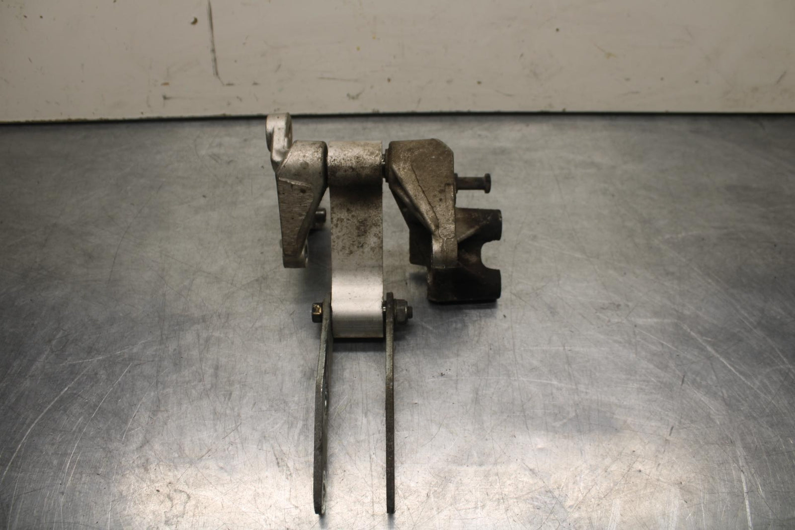 2004 Honda CBR600F4i REAR DOGBONE SHOCK LINKAGE LINK BB606