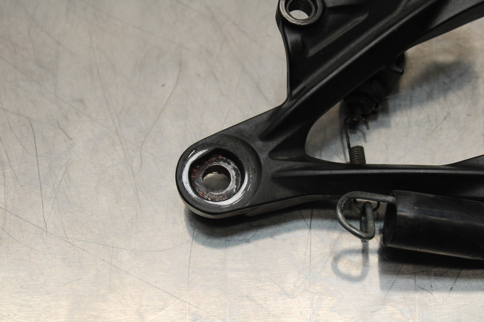 13-17 KAWASAKI NINJA ZX6R ZX636 ABS RIGHT REARSET REAR SET DRIVER FOOT PEG BB143