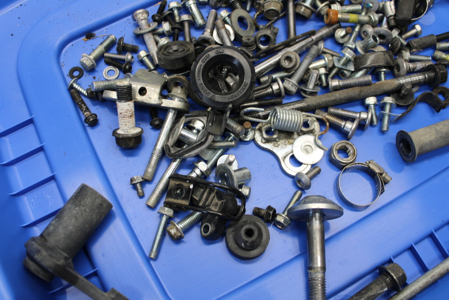 12-17 KAWASAKI ER-6N Z650 MOUNTING BOLTS HARDWARE MOTOR SCREWS BB709