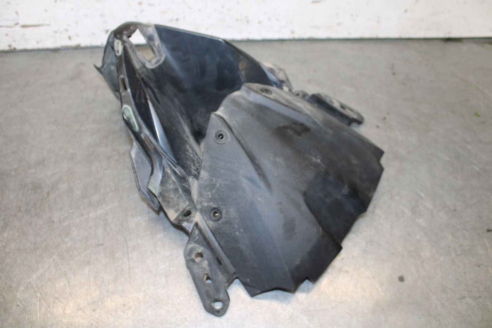 19-23 KAWASAKI NINJA ZX6R FRONT CENTER COWL FAIRING BB701