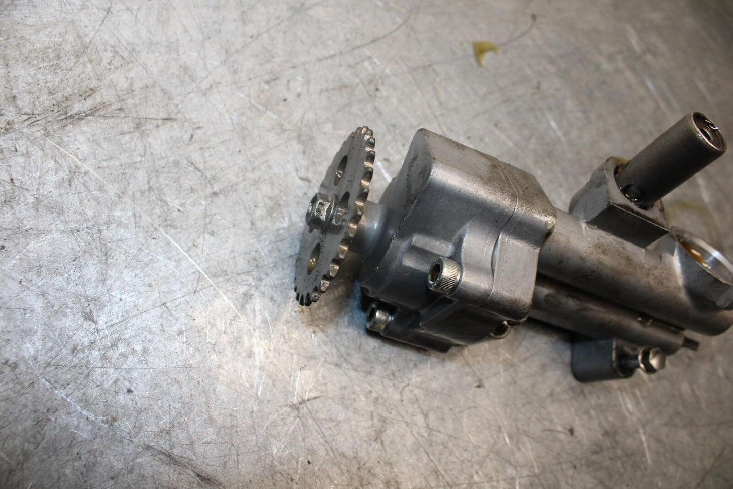 2007 Suzuki GSXR600 ENGINE MOTOR OIL PUMP 16400-01H00 BB540