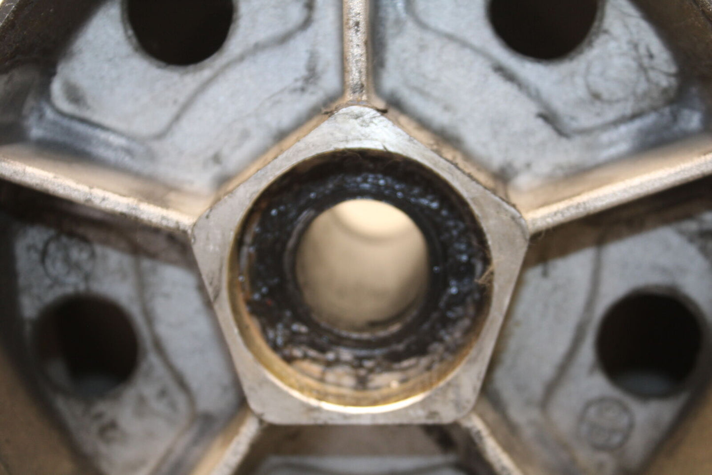 06-07 SUZUKI BANDIT 1200S ABS REAR WHEEL BACK RIM BB50