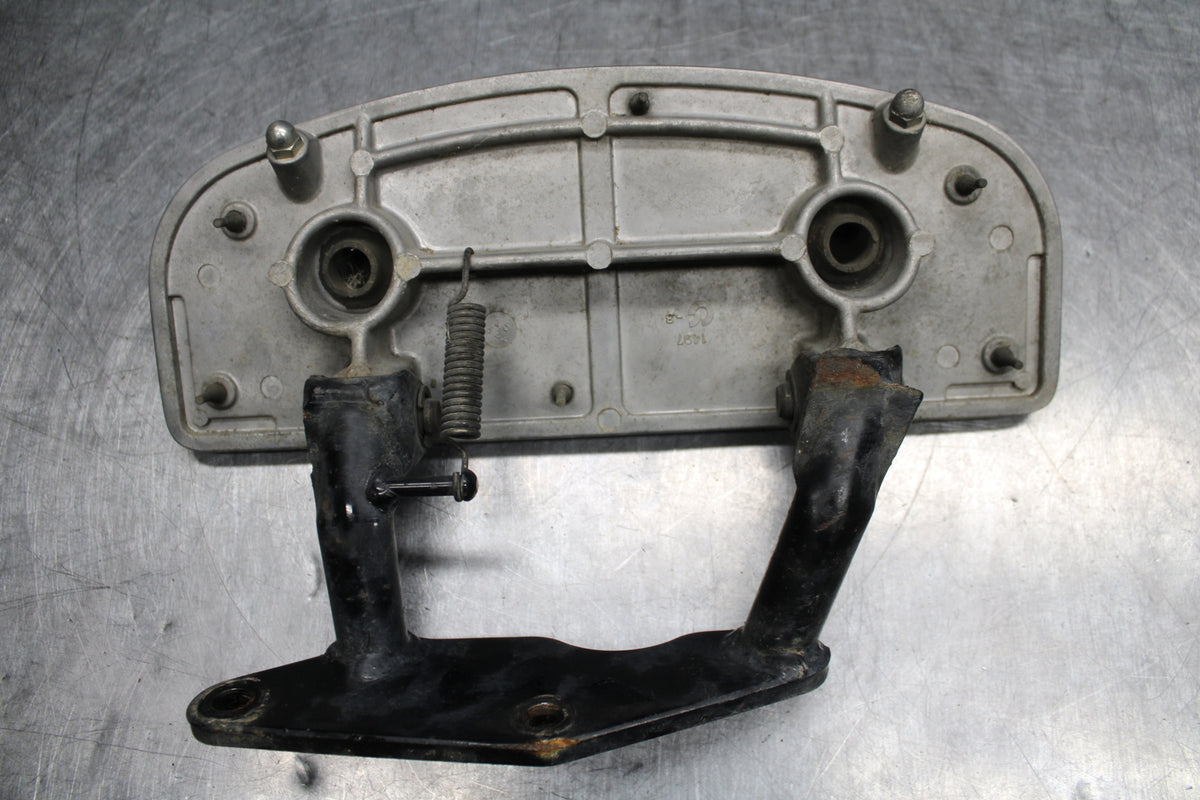 04 KAWASAKI VULCAN 1500 LEFT FRONT FOOT REST PEG STEP BB762