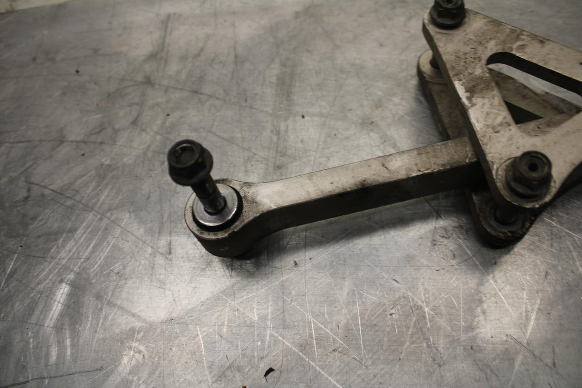 04-06 YAMAHA YZF R1 REAR DOGBONE SHOCK LINKAGE LINK 4B1-2217A-00-00 BB491