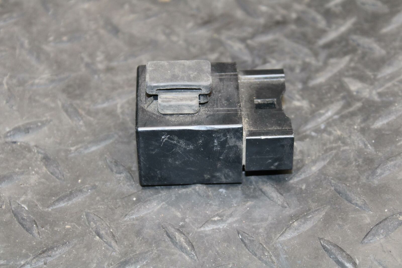 04-05 YAMAHA YZF R1 RELAY 5VK-81950  BB225