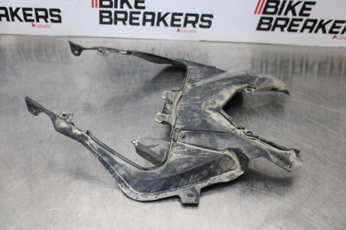 19-23 KAWASAKI NINJA ZX6R CENTER REAR BACK TAIL FAIRING COWL BB188