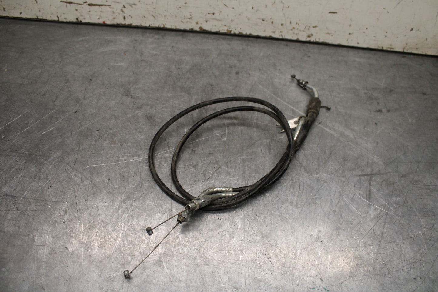 08-10 SUZUKI GSXR 600 THROTTLE CABLES LINES  BB721