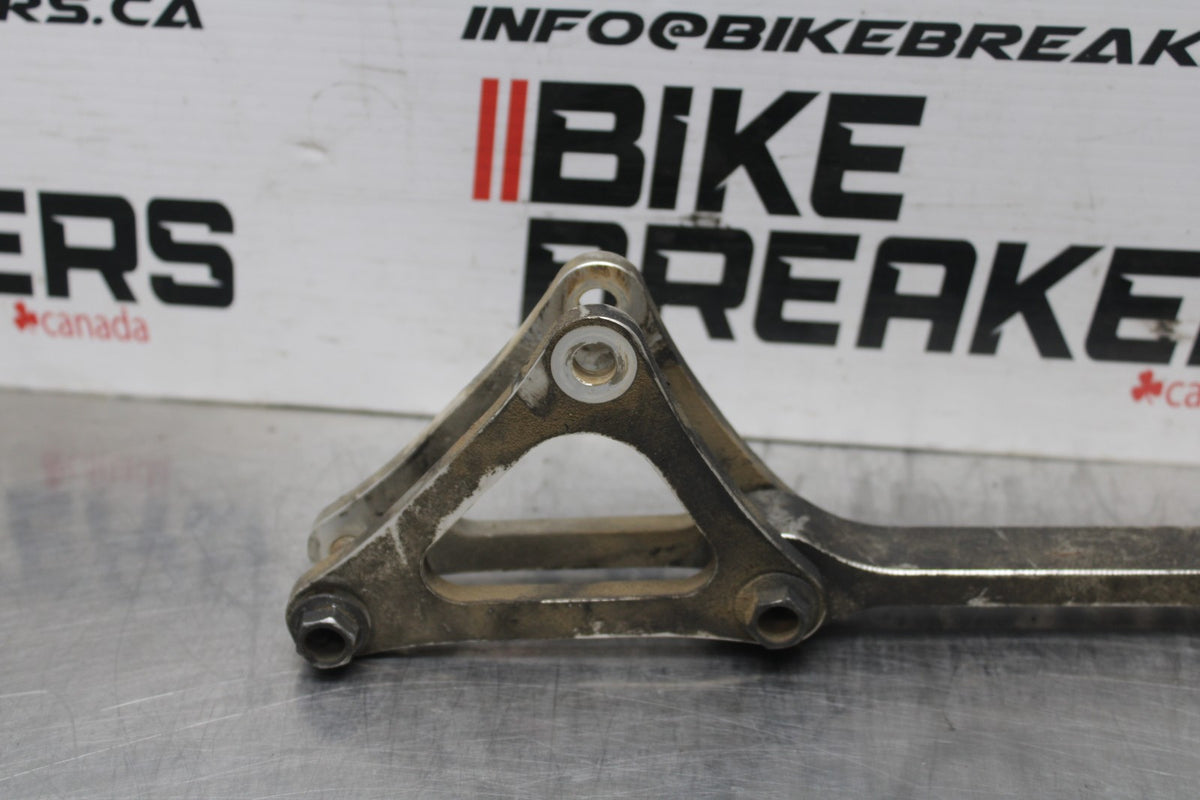 08-09 YAMAHA YZF R6S REAR DOGBONE SHOCK LINKAGE LINK BB796