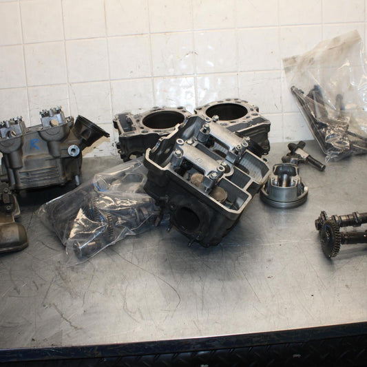 1998 Suzuki TL1000S ENGINE TOP END CYLINDER HEAD BB508