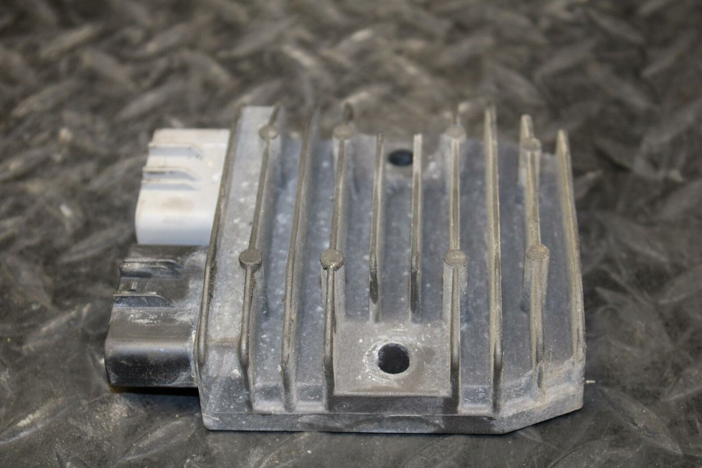 06-07 KAWASAKI NINJA ZX10R RECTIFIER VOLTAGE REGULATOR BB186