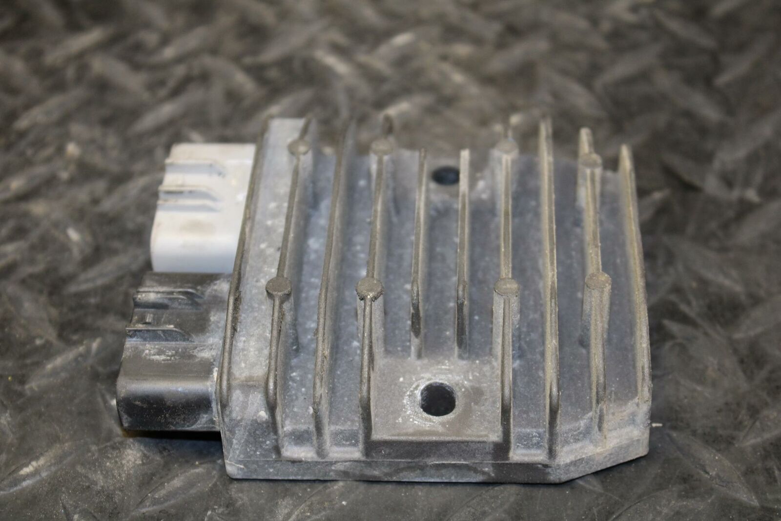 06-07 KAWASAKI NINJA ZX10R RECTIFIER VOLTAGE REGULATOR BB186