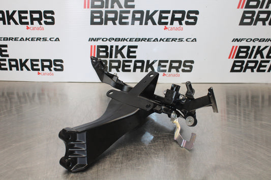 23-24 KAWASAKI NINJA ZX14R NEW!! UPPER FAIRING MIRROR GAUGES STAY BRACKET BB169