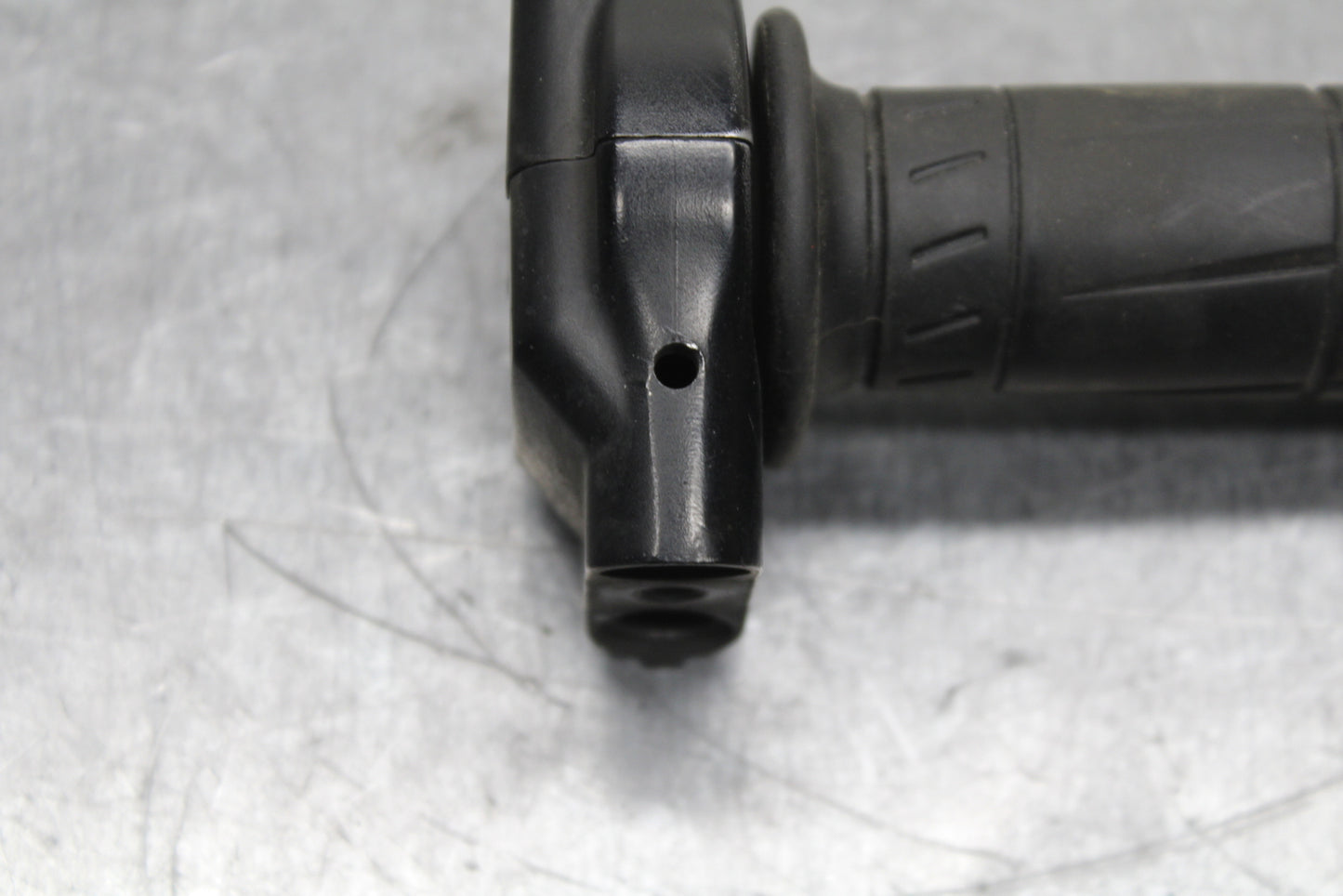 12-13 KAWASAKI Z1000 THROTTLE CABLE LINE HOUSING GUIDE BB743