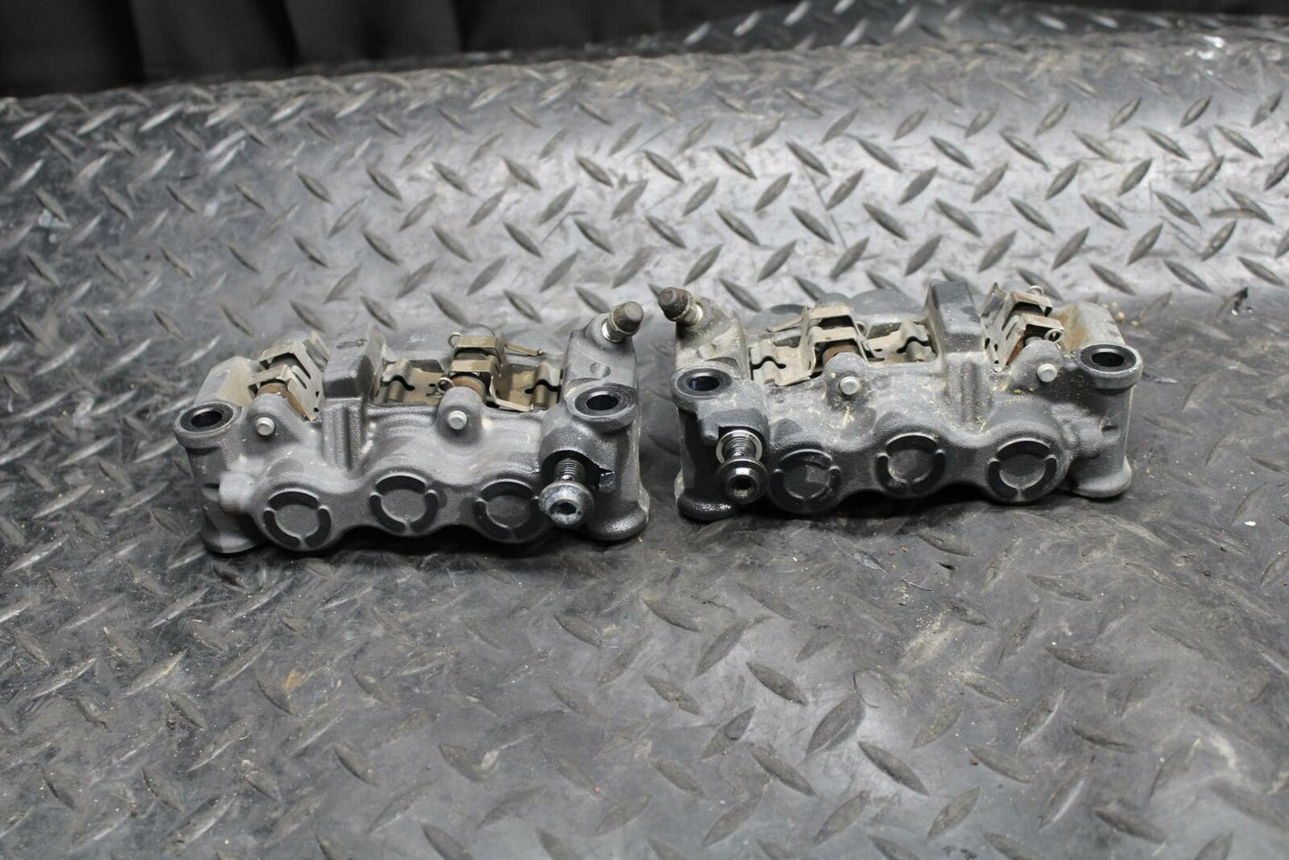 09-14 YAMAHA YZF R1 RIGHT LEFT FRONT BRAKE CALIPER SET PAIR CALIPERS BB196