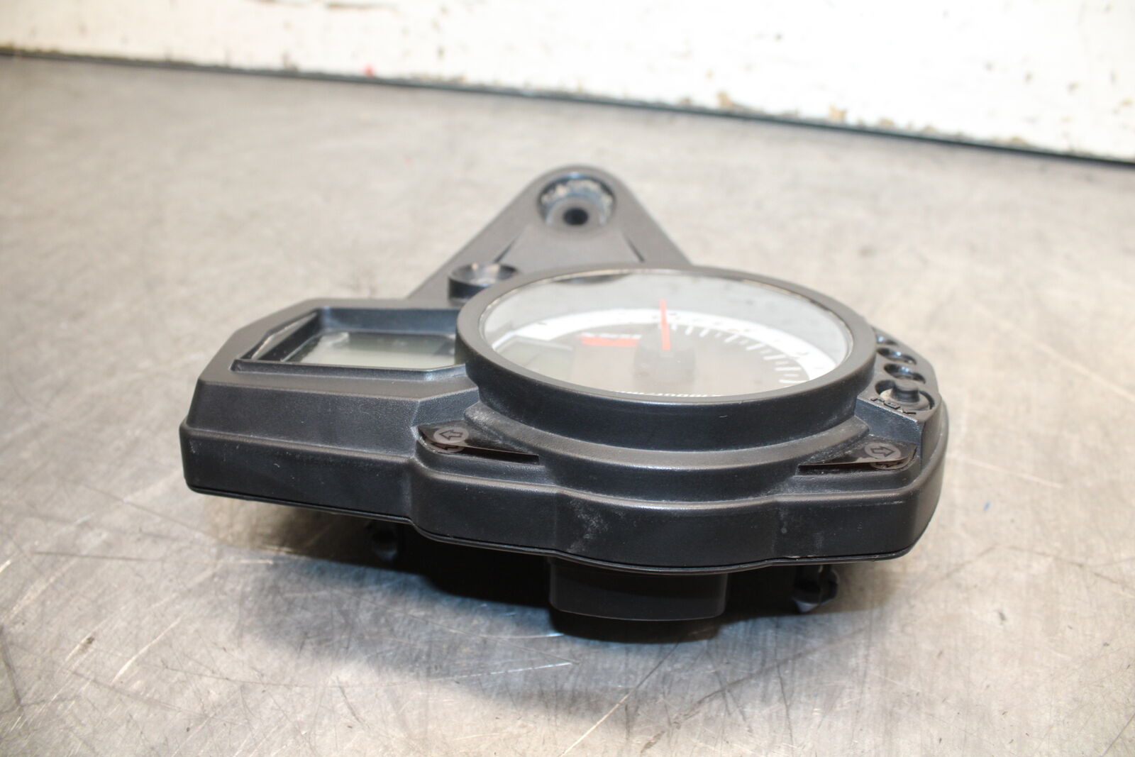 08-10 SUZUKI GSXR 600 SPEEDO TACH GAUGES CLUSTER SPEEDOMETER TACHOMETER   BB721