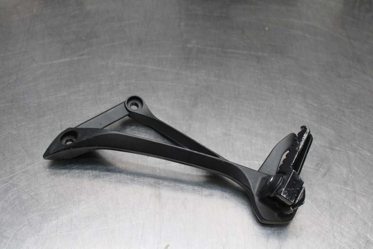 11-15 KAWASAKI NINJA ZX10R LEFT REAR BACK PASSENGER PEG BB840