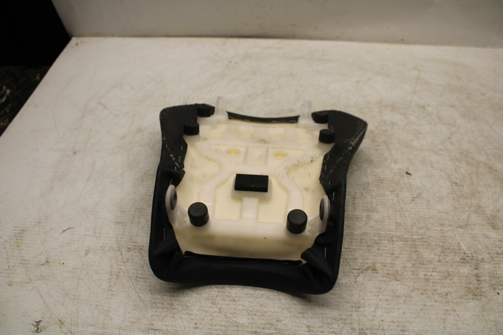 11-19 SUZUKI GSXR600 FRONT DRIVERS SEAT PAD SADDLE PILLION BB371