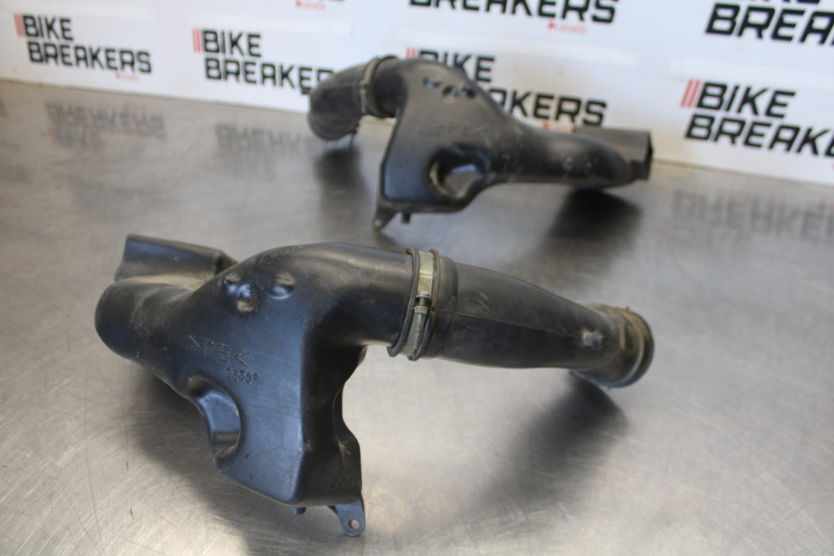 05 YAMAHA YZF R6 OEM RIGHT LEFT AIR INTAKE DUCTS BB894