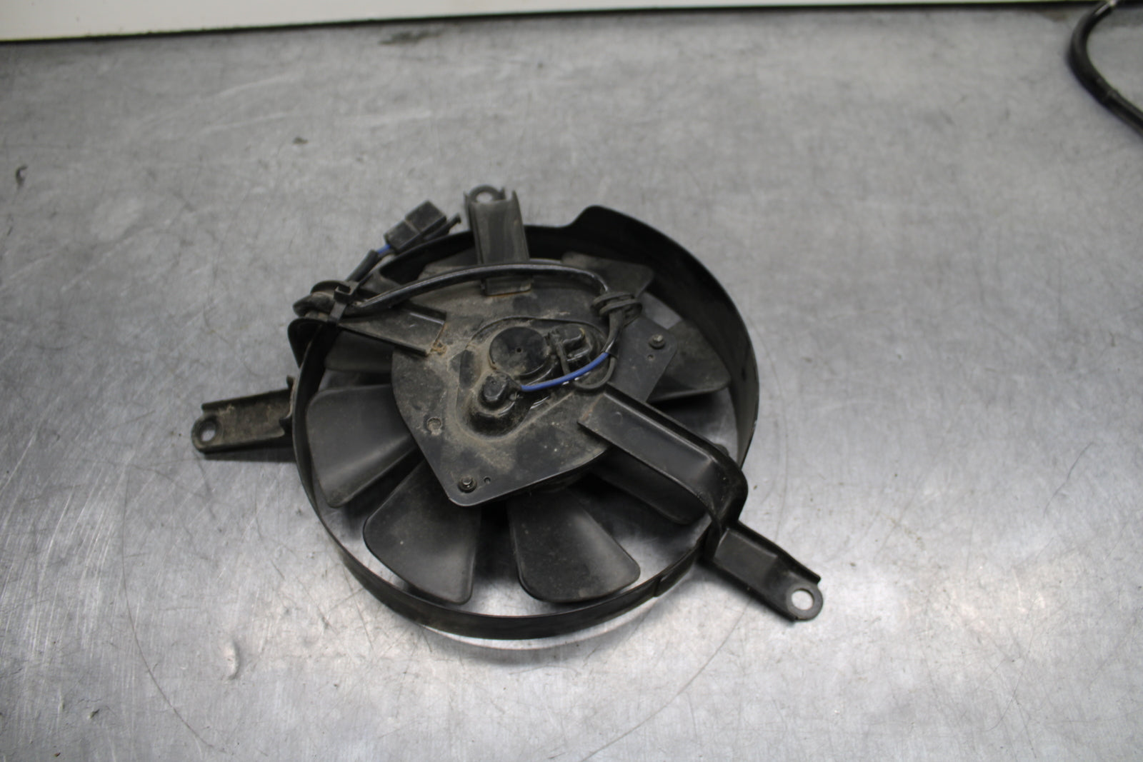 97-99 SUZUKI GSXR600 SRAD ENGINE RADIATOR COOLING FAN BB123