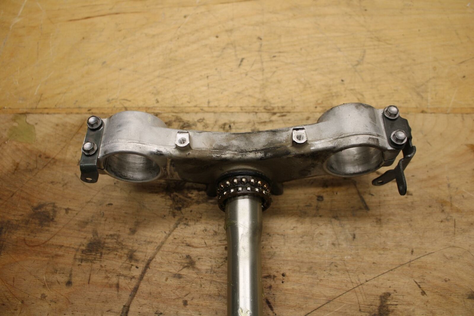 04-05 KAWASAKI NINJA ZX10R FRONT FORKS CLAMP LOWER TRIPLE TREE STEM BB322