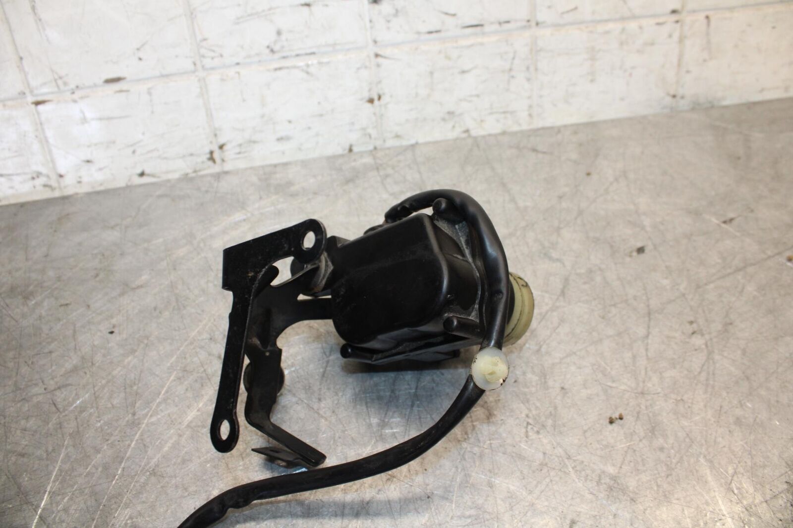 2016 Honda CBR1000RR EXHAUST VALVE SERVO MOTOR BB530