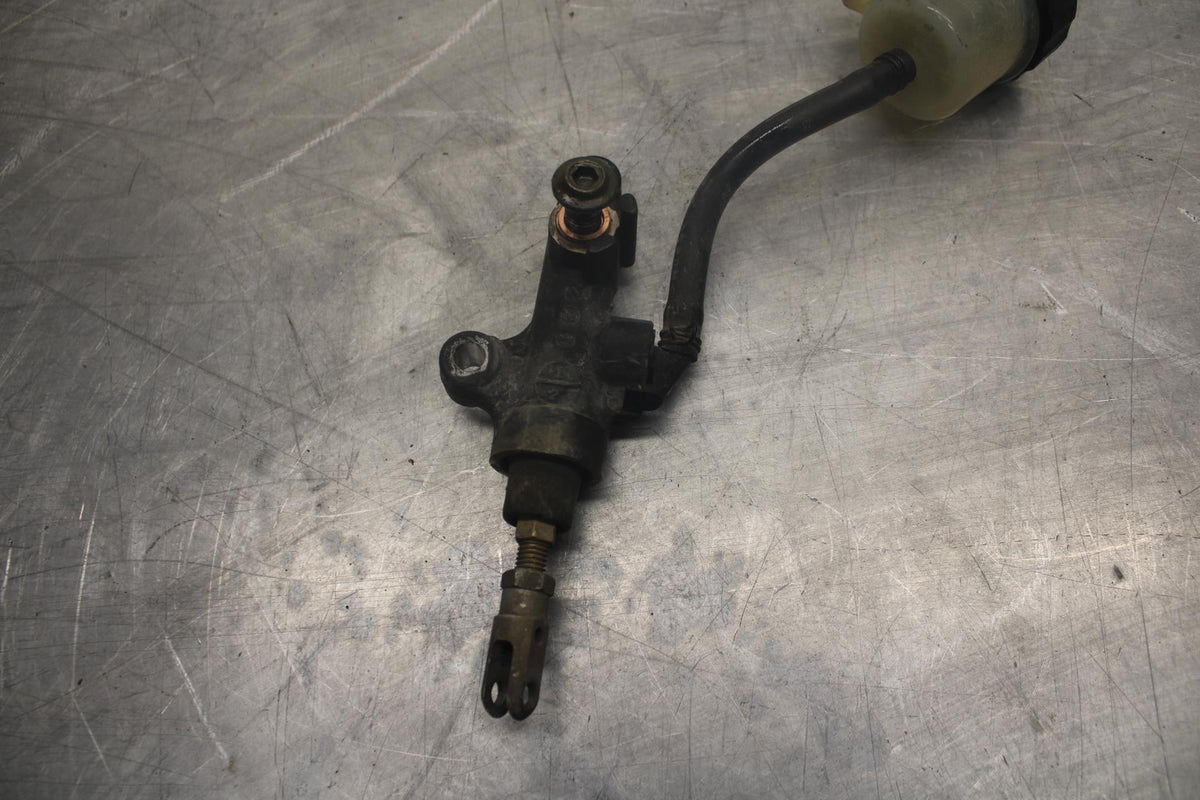 05 YAMAHA YZF R6S REAR BREMBO  BRAKE MASTER CYLINDER W RESERVOIR BB462